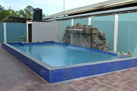 Metro Hotel Couva - parkir