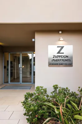 Zappeion Apartments Hotele w: West Perth