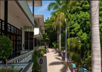 La Digue Self-Catering Apartments Hotels in La Digue