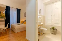 CrossRoad 4 Hotels in 