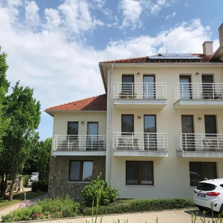 Jade Hotel-Ezüsthíd Hotel