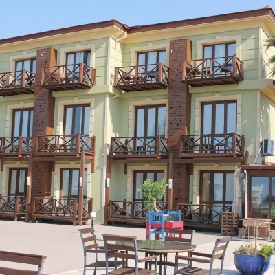 Bella View Art Boutique Hotel ギルネ城周辺のホテル