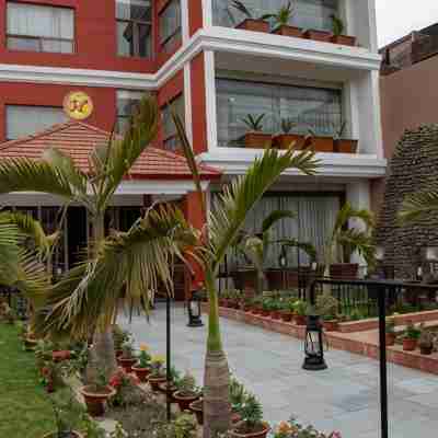 Ratna Hotel Hotel Exterior