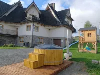 Podhalanski Dworek z Jacuzzi Hotels in Szaflary