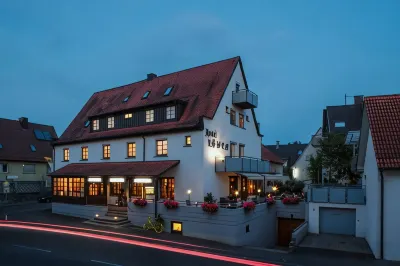 Löwen Hotel & Restaurant فنادق في Wernau