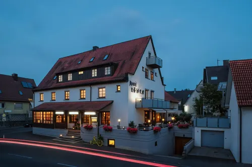 Löwen Hotel & Restaurant Hôtels à : Kirchheim unter Teck