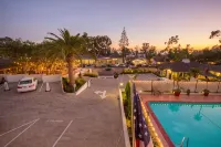 Coast Village Inn Hotels in Summerland