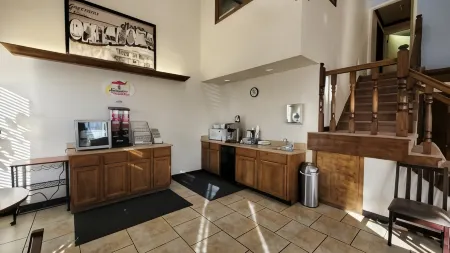 Super 8 by Wyndham City of Moore