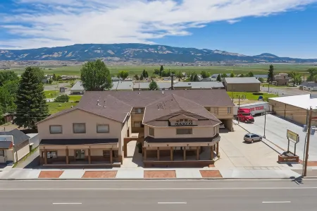 The Snuggle Inn Отели в г. Loa