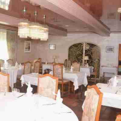 Hôtel & Restaurant Du Commerce Dining/Meeting Rooms