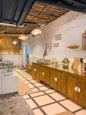 Lovina by Nginapsini Hotels in Megamendung Subdistrict