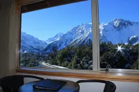 Aoraki Mount Cook Alpine Lodge - Mountain view