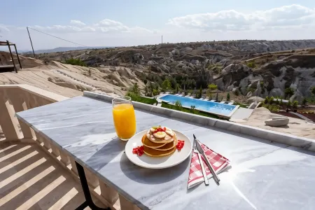 Be Still Alexa Smart Luxury Escape Adults Only Отели рядом с достопримечательностью «Yunak Spa at Yunak Evleri Cave Hotel»