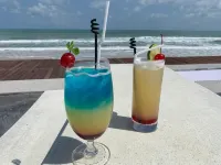 ウィズ ビーチ カノーム - バー