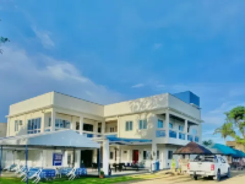 Hip Nautic Beach Resort Powered by Cocotel リアンのホテル