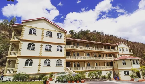 Rejens Hotel - 3-Star
