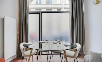 Magnifique Appt Avec 2 Salons- 1Bd-6P - Notre-Dame