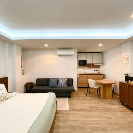 Hidden Room Bangsaen Отели рядом с достопримечательностью «Храм Ада и Рая»