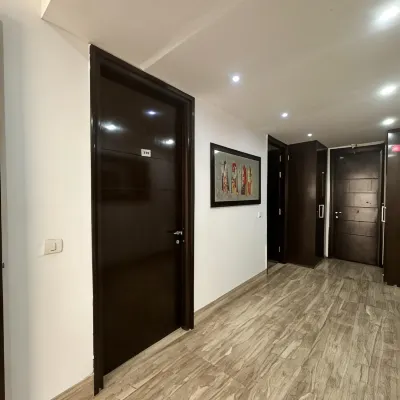 VR RESIDENCY Các khách sạn gần Trung tâm thương mại DLF Cyber Hub
