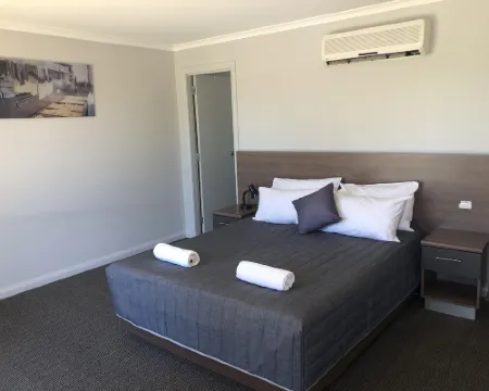 Coro Club Motel Hotels in Griffith