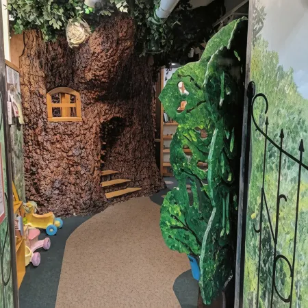 Cozy Fireplace and Full Kitchen - Charming Cottage Escape