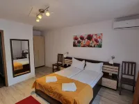 Villa Parc Hotels near Central Park