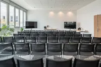 Holiday Inn Express & Suites REIMS - RIVES DE VESLE by IHG - Business