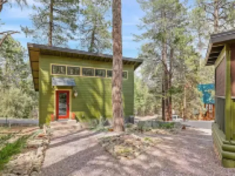 Artist's Studio wake up in the Ponderosa Pines. Grand Canyon, Sedona, Flagstaff. 卡馳納山莊酒店