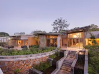 Seven Villa Hotel & Spa Hotels near Melrose