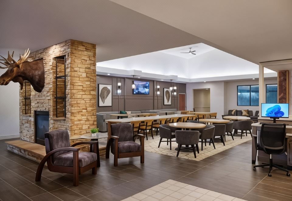 홈우드 스위트 로비