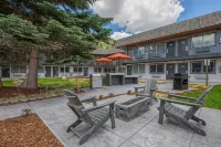 The Jackson SouthTown Hotels near Teton Art Gallery