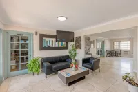 Hotel Avenida - Oceanside Camp Pendleton