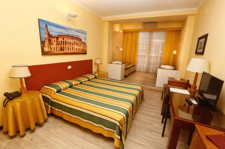 Hotel Giardino d'Europa Отели рядом с достопримечательностью «Римский университет Тор Вергата»