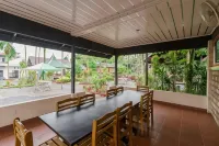 RedDoorz Plus @ Setiabudi Medan 4 Hotels in Medan Selayang