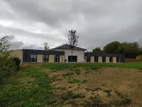 Villa for 8 people on a horse farm