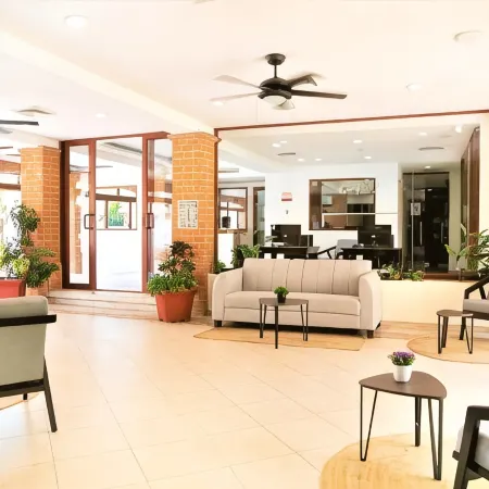 Hotel Colonial Playa del Carmen Отели рядом с достопримечательностью «Международный вокзал автобусов ADO»