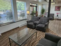 Quality Inn & Suites Vancouver North - parking