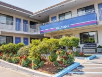 Motel 6 Springfield or  Eugene North Hotels in Springfield