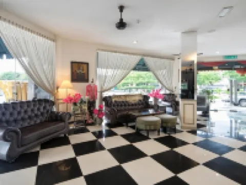 Luscious Hotel Hotels in Simpang Ampat