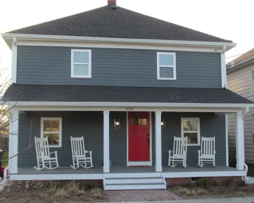 American Four-Square completely renovated, easy walk to the beach! 北安普敦縣酒店