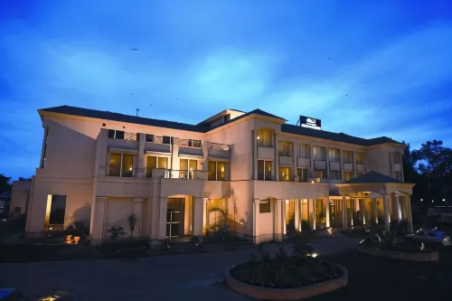 Ambrosia Sarovar Portico - parking