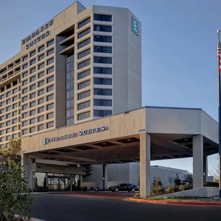 Embassy Suites by Hilton Oklahoma City Northwest Отели рядом с достопримечательностью «Торговый центр "Олд Шепард"»