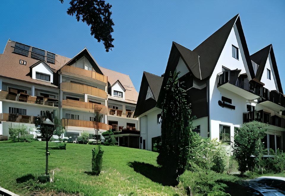 H+M Boarding Houses - Housity