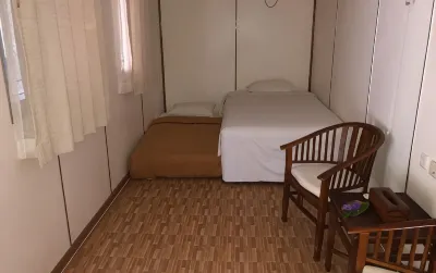 Lalasa Container Inn Các khách sạn ở Tanjungjaya