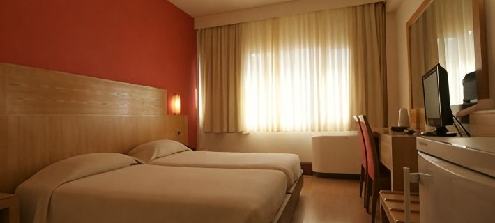 Diana Hotel Hotele w: Chios