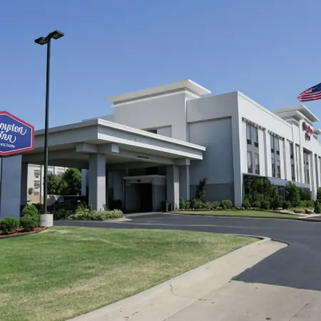 Hampton Inn Muskogee Отели рядом с достопримечательностью «Парк Сполдинг»