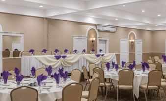Ramada by Wyndham Fresno North