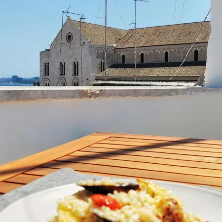 Garitta Twelve whole house with sea view terrace in the historic center