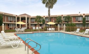 Knights Inn San Antonio Near at&T Center