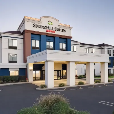 米爾福德萬豪SpringHill飯店 Solomon Woods附近的飯店